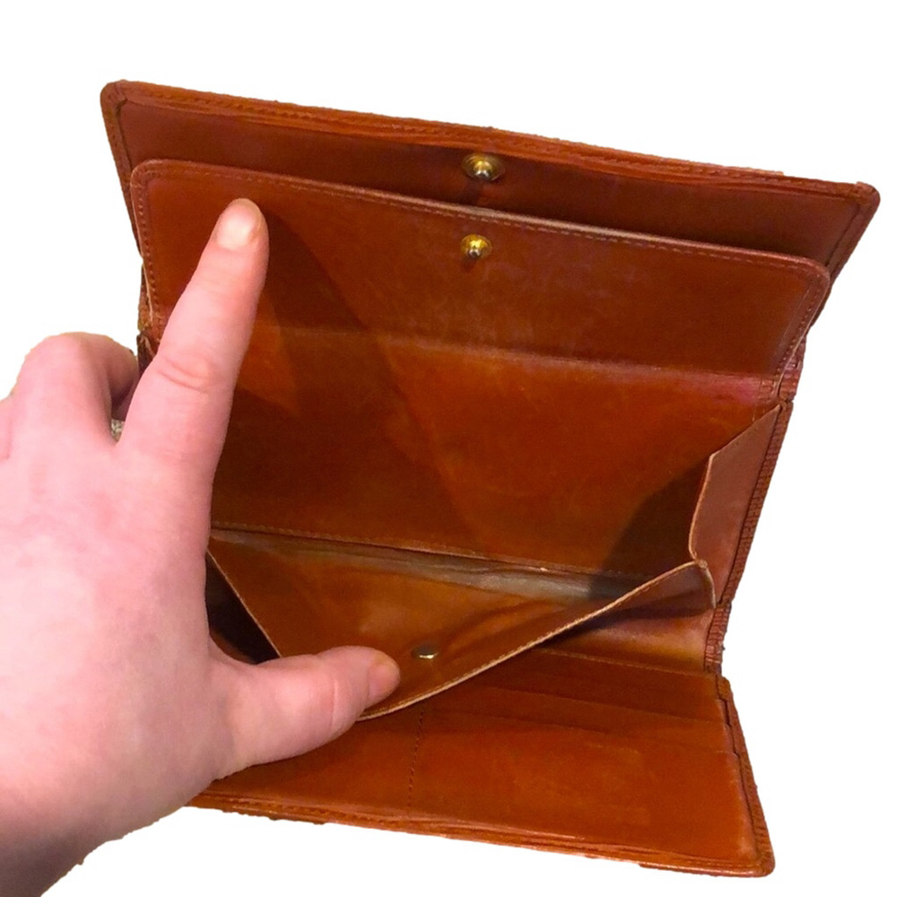 W LOUIS VUITTON Kenyan Fawn EPI Leather Sarah International Long Trifold Wallet - Picture 3 of 14